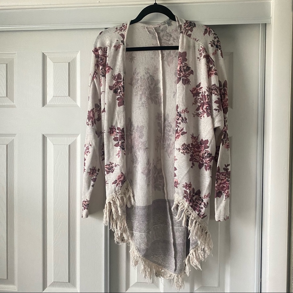 Adorable floral kimono with fringe!